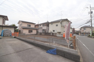 【前面道路含む現地写真】 | 前面道路含む現地写真です