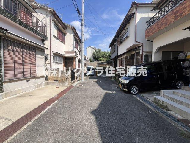 国松町　新築一戸建ての前面道路含む現地写真|■物件内覧・資金計画相談・住宅ローン相談、リフォーム相談、お問合せ受付中■
※当日・翌日のご内覧、ご相談はお電話でのお問合せがスムーズです！