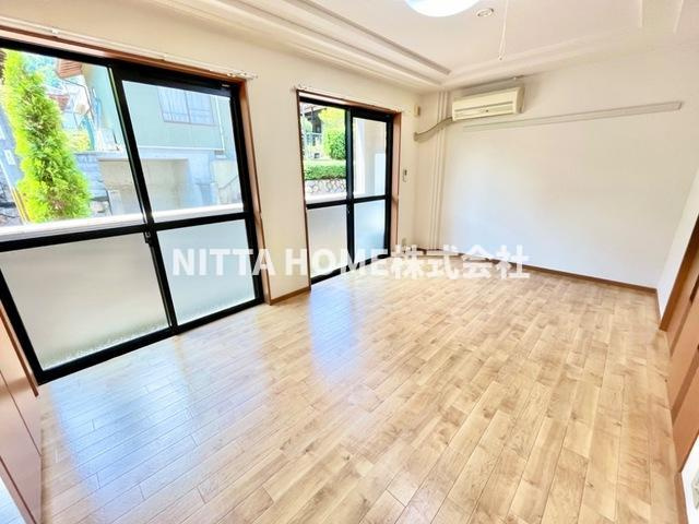 ベルメゾンの寝室|８．６帖の南向きの広々とした洋室です(^^♪