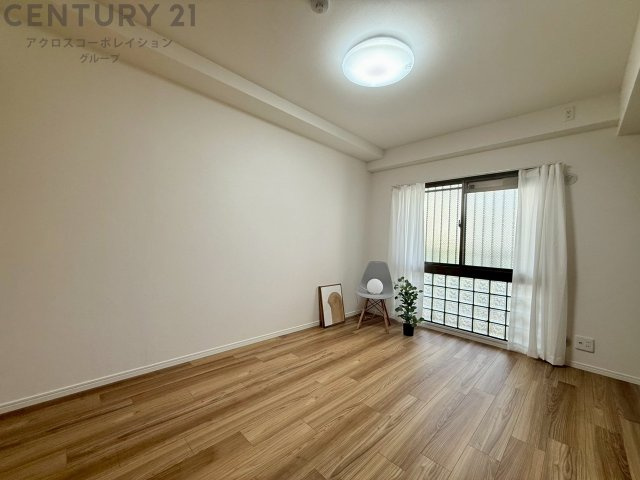 子供部屋…創造性や成長を促す遊びの空間を提供。学習や趣味に集中できる環境を整えます。個別のプライベートスペースは自己表現と自立心を育み、心地よい睡眠環境を整えリラックスできる場所を提供。