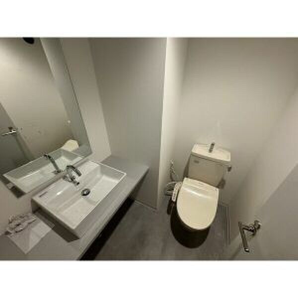 大阪市東成区深江北１丁目の店舗事務所のトイレ