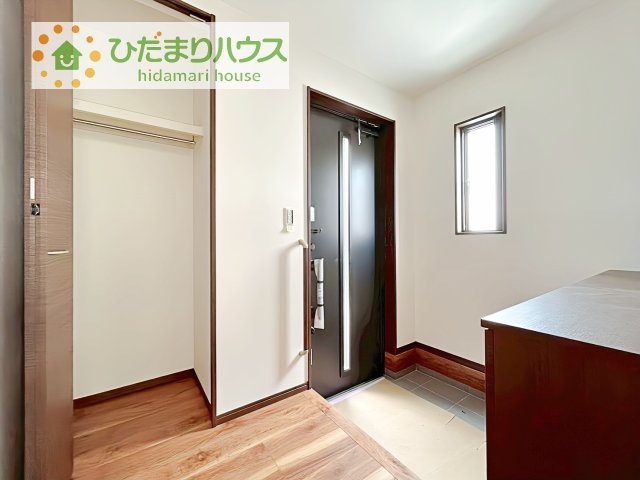 【玄関】 | 土浦市神立町第1期　新築戸建　5号棟 | 丁度良い靴箱のサイズ♪これだけあれば家族全員の靴がしまえてスッキリ(^O^)