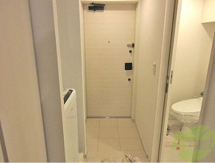 コンフォリア江坂の玄関