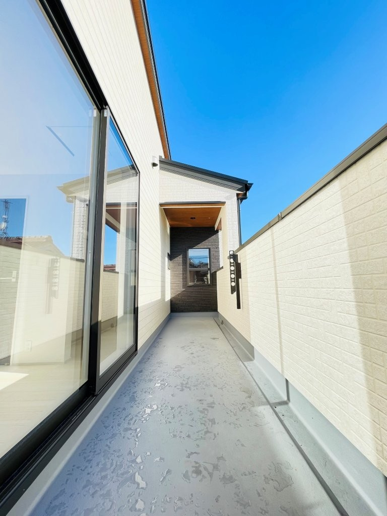 岡崎市美合町北屋敷　新築分譲住宅　全3棟　3号棟のバルコニー|突然の雨でも安心なインナーバルコニー♪