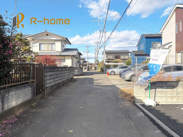 土浦市霞ケ岡町第3　新築戸建て　2号棟の前面道路含む現地写真|『今から見たい！』大歓迎です♪
お気軽にＲ－ｈomeまでお問い合わせください。