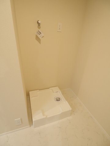 【設備】 | オカバ世田谷深沢ヘーベルメゾン | ドラム式も置けそうな大きめ防水パン