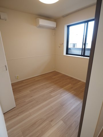 【居間・リビング】 | オカバ世田谷深沢ヘーベルメゾン | どの部屋も採光がたっぷりで好きな場所で日向ぼっこできます♪