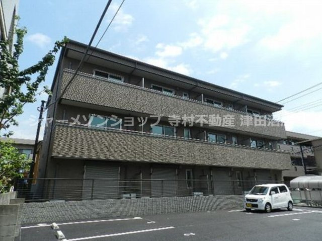 メゾンリビオンの駐車場