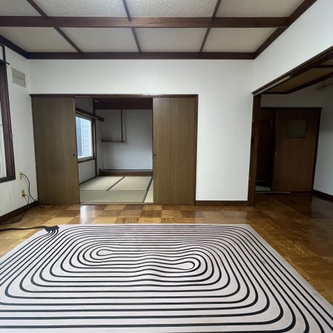 室蘭市御崎町２丁目1-20戸建の居間・リビング