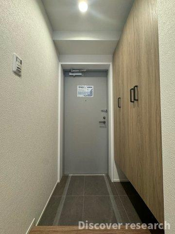 レーベンハイム東伏見Ⅰの玄関|【玄関】
収納たっぷりの玄関スペース。シューズボックス付きで、靴や小物をすっきりと整理できる便利な空間です。