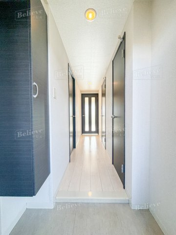 モントーレヒルズ東櫛原の玄関|シューズボックス付きの玄関です☆