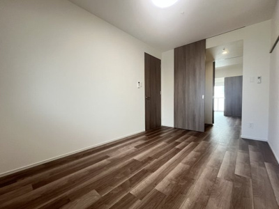 【洋室】 | ＬｉｖｅＣａｓａ西宮 | 個人の部屋や寝室として使える洋室です
