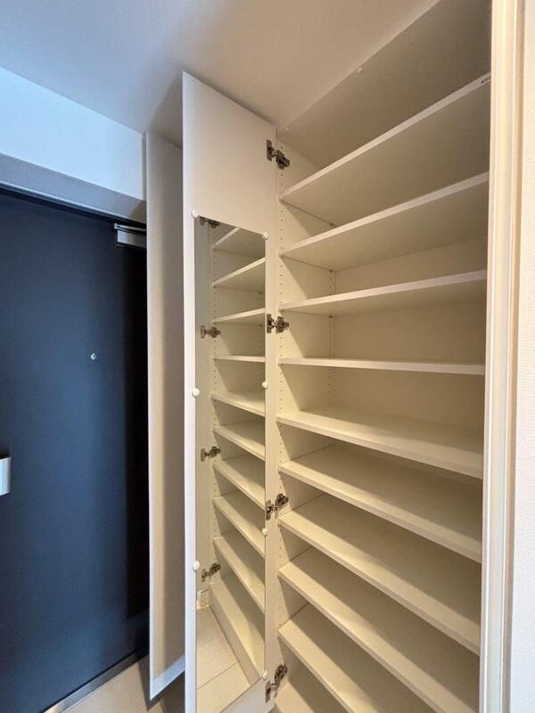 ルフォンリヴェント杉並永福の玄関