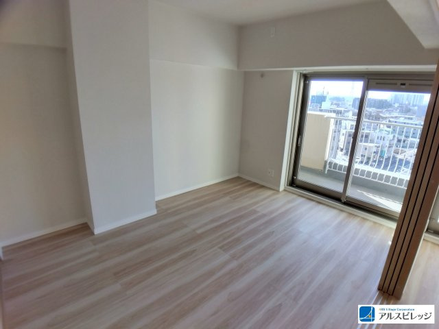 東武鶴瀬西口サンライトマンションの洋室