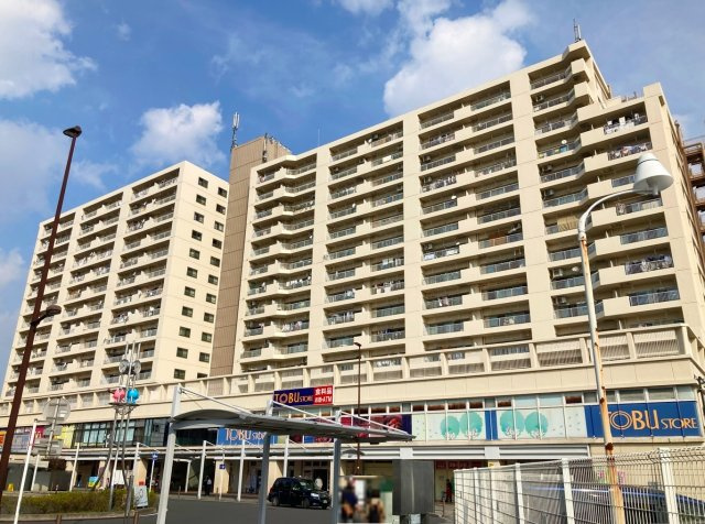 東武鶴瀬西口サンライトマンションの外観|東武東上線「鶴瀬」駅徒歩約1分！