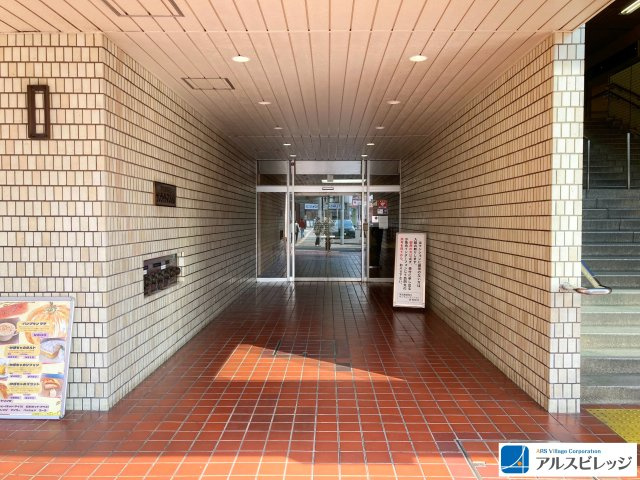 東武鶴瀬西口サンライトマンションのエントランス