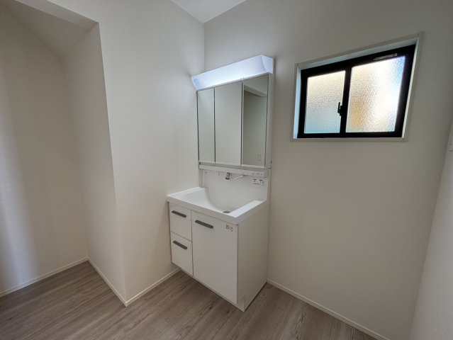 北九州市八幡西区町上津役東2丁目4期の独立洗面台