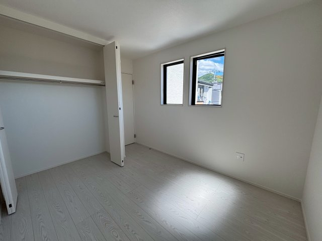 北九州市八幡西区町上津役東2丁目4期の洋室