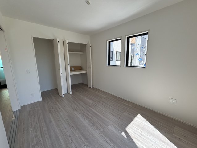 北九州市八幡西区町上津役東2丁目4期の洋室