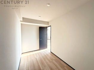 子供部屋…創造性や成長を促す遊びの空間を提供。学習や趣味に集中できる環境を整えます。個別のプライベートスペースは自己表現と自立心を育み、心地よい睡眠環境を整えリラックスできる場所を提供。