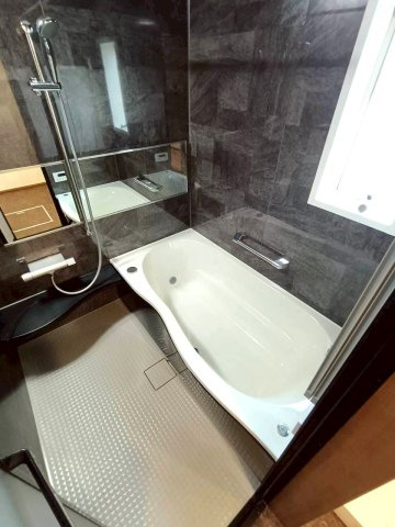 三郷市　彦成2丁目　　中古戸建の浴室|日々の暮らしに欠かせないお風呂です