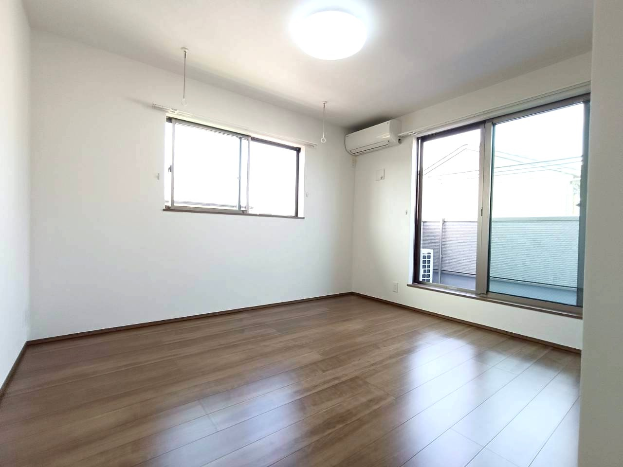 三郷市　彦成2丁目　　中古戸建の洋室|コンパクトで使いやすい洋室です