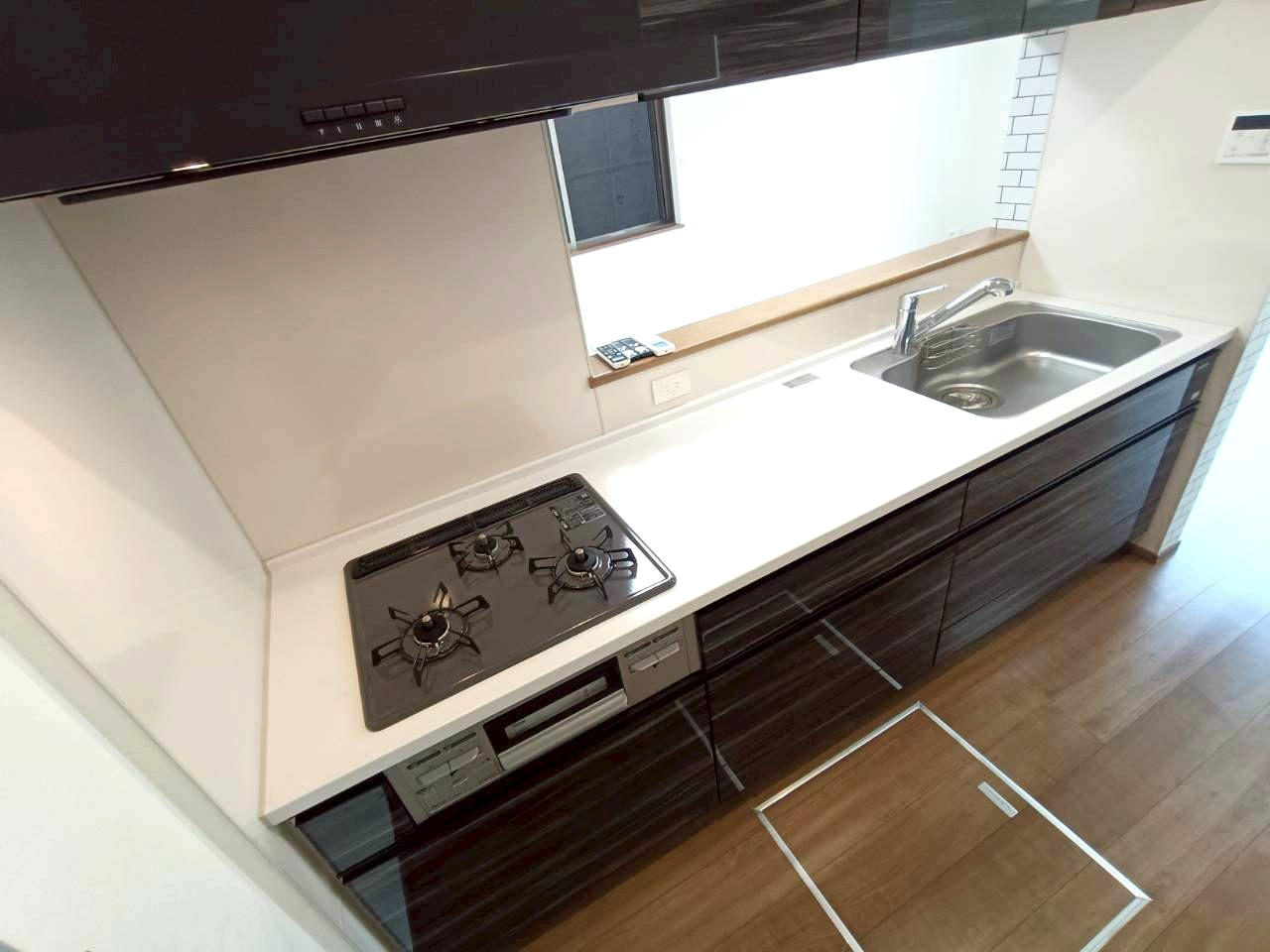 三郷市　彦成2丁目　　中古戸建のキッチン|キッチンでお料理をお楽しみください