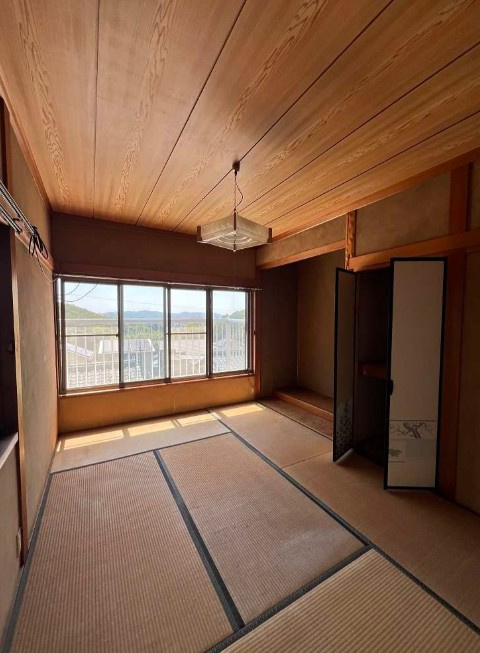 高知市東秦泉寺　　中古一戸建ての和室|来客時にも便利な和室付き