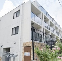 【外観】 | 鉄筋コンクリート造のがっちりとした建物。