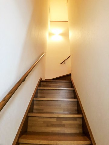 花井メゾネット借家の内装