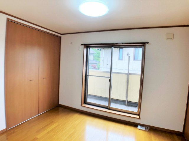 花井メゾネット借家の洋室