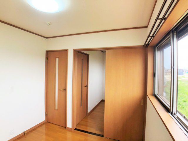 花井メゾネット借家の収納