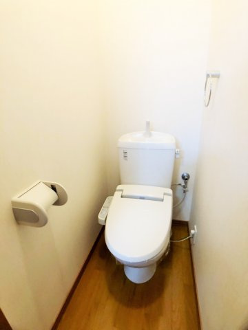 花井メゾネット借家のトイレ