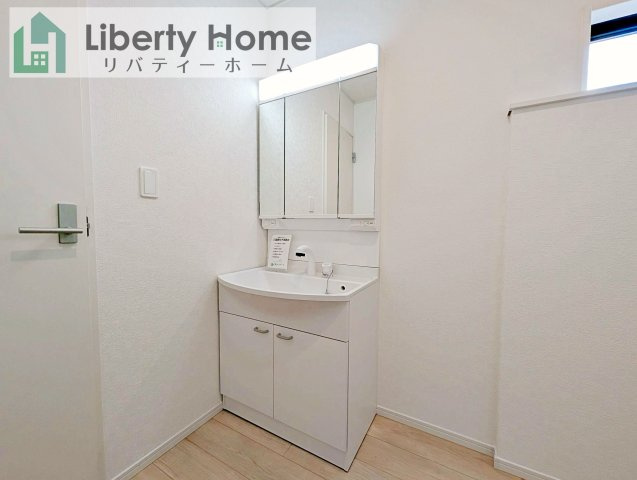 土浦市霞ケ岡町第3　新築戸建　1号棟の独立洗面台