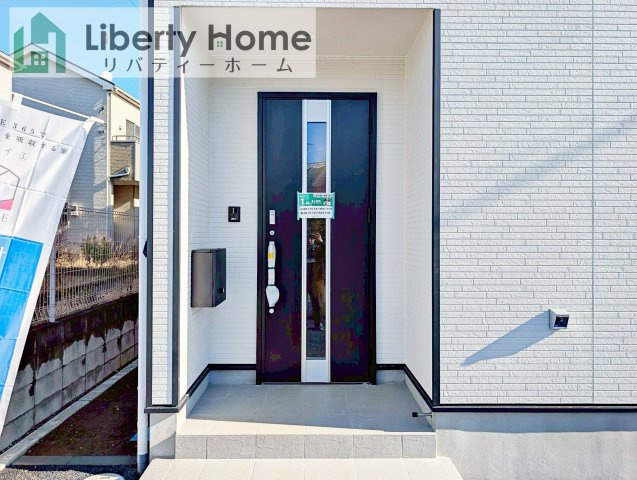 土浦市霞ケ岡町第3　新築戸建　1号棟のエントランス