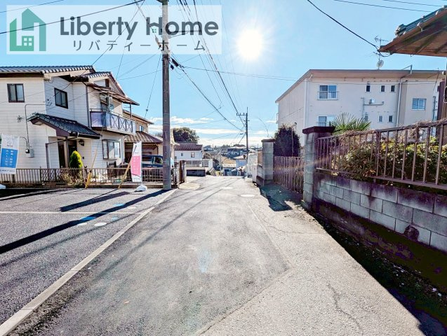 土浦市霞ケ岡町第3　新築戸建　1号棟の前面道路含む現地写真