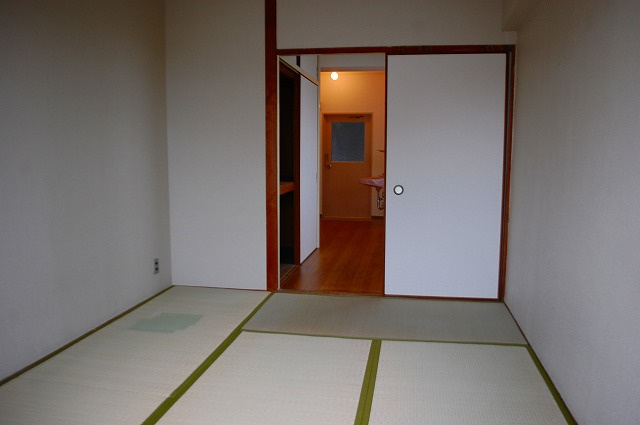 ハピネスハイツ（北京終町）の和室|きれいな和室です