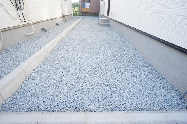 リーブルガーデン美浜町奥田儀路の平屋　1号棟のその他|勝手口から出られるスペースは駐車場につながります。