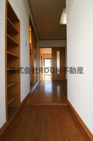 グリーンコーポ植木１号館のエントランス|ゆとりのあるエントランスです