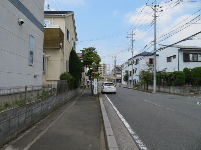 川口市大字新井宿のビル