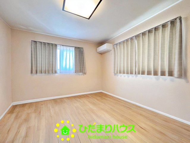 加須市北小浜　中古一戸建ての寝室