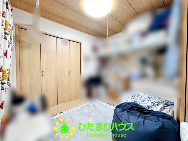 加須市北小浜　中古一戸建ての洋室