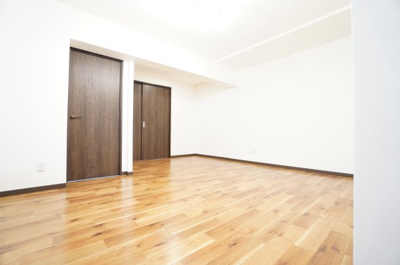 【居間・リビング】 | 第6センチュリーハイム | ※同物件・反転タイプの写真です。