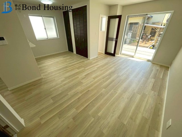 2017年築の築浅物件　リフォ予定　大久保町大窪　中古戸建の洋室