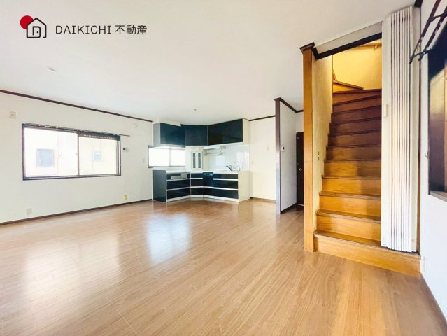 【居間・リビング】 | 加須市旗井1丁目　中古戸建