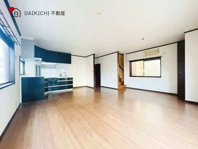 【居間・リビング】 | 加須市旗井1丁目　中古戸建