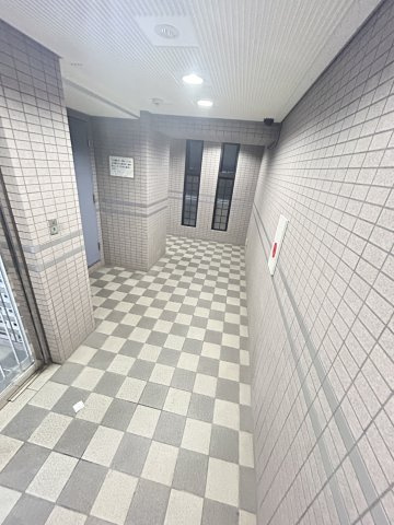 スカイヒル六甲道のエントランス