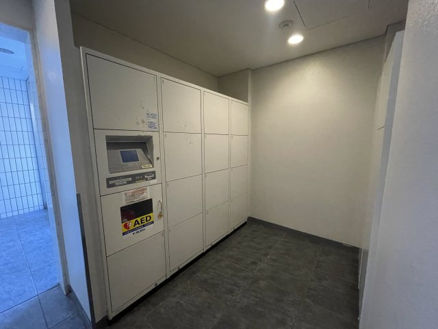 ◆リビング広々２２帖以上◆東南向きの角部屋◆高層階◆インプレストエクリュの設備|宅配ボックス