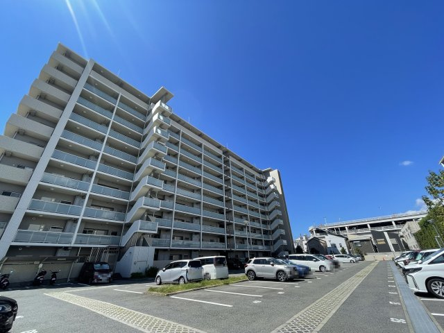 ◆リビング広々２２帖以上◆東南向きの角部屋◆高層階◆インプレストエクリュの駐車場|駐車場