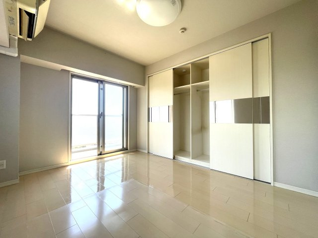 ◆リビング広々２２帖以上◆東南向きの角部屋◆高層階◆インプレストエクリュの洋室|洋室